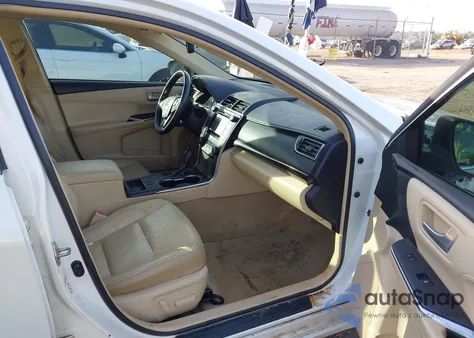 2015 Toyota Camry Xle z USA, uszkodzony, nr VIN 4T1BF1FK6FU474098